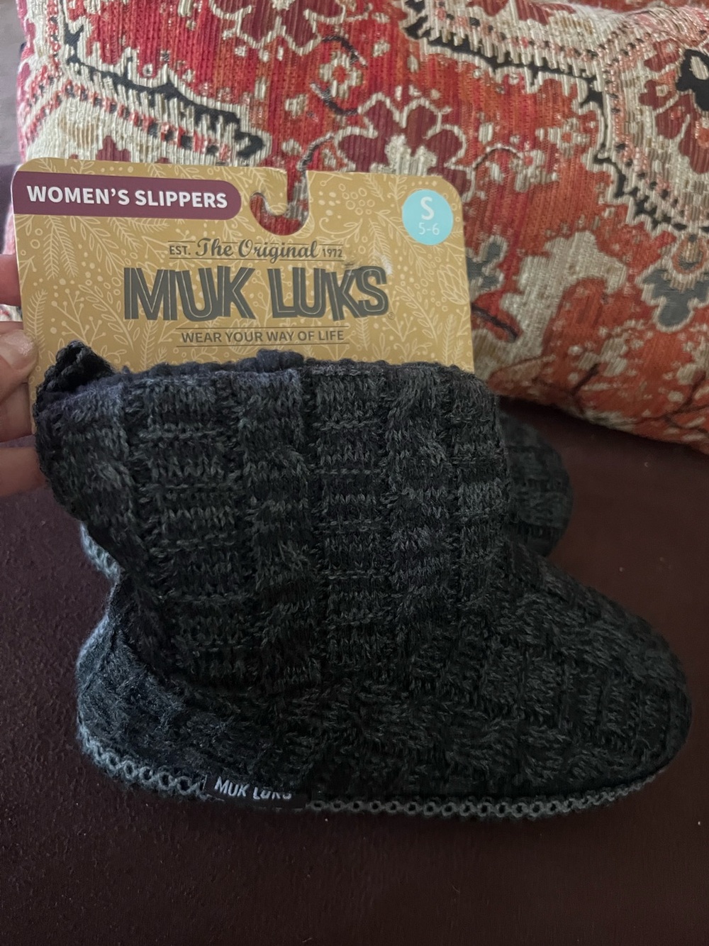 Muk Luks The Original Women’s Small 5-6 So Soft Lined Slippers, new with tag